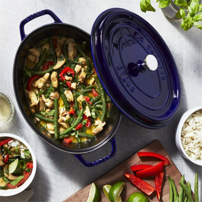 Cocotte de hierro fundido ovalada Staub