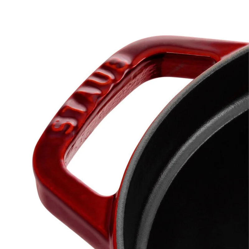 Cocotte de hierro fundido ovalada Staub