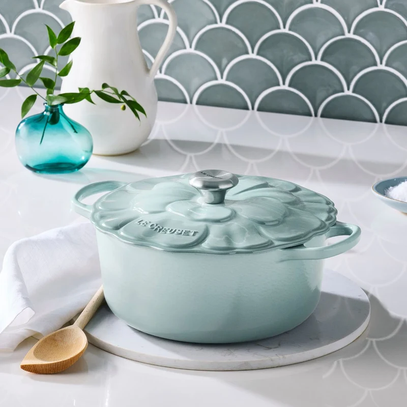 Cocotte redonda de hierro Pétalo Le Creuset