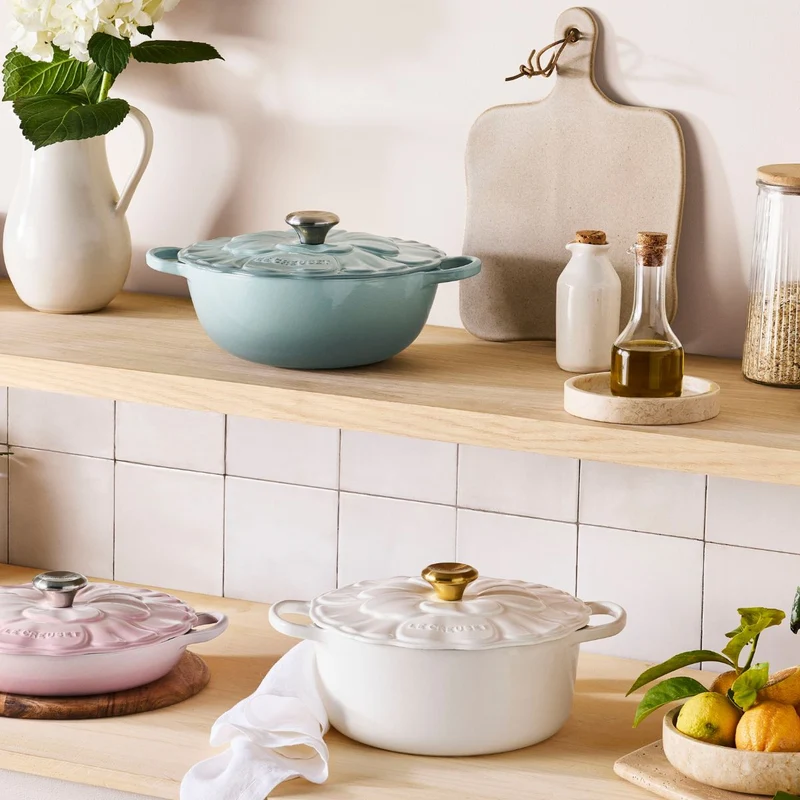 Cocotte redonda de hierro Pétalo Le Creuset