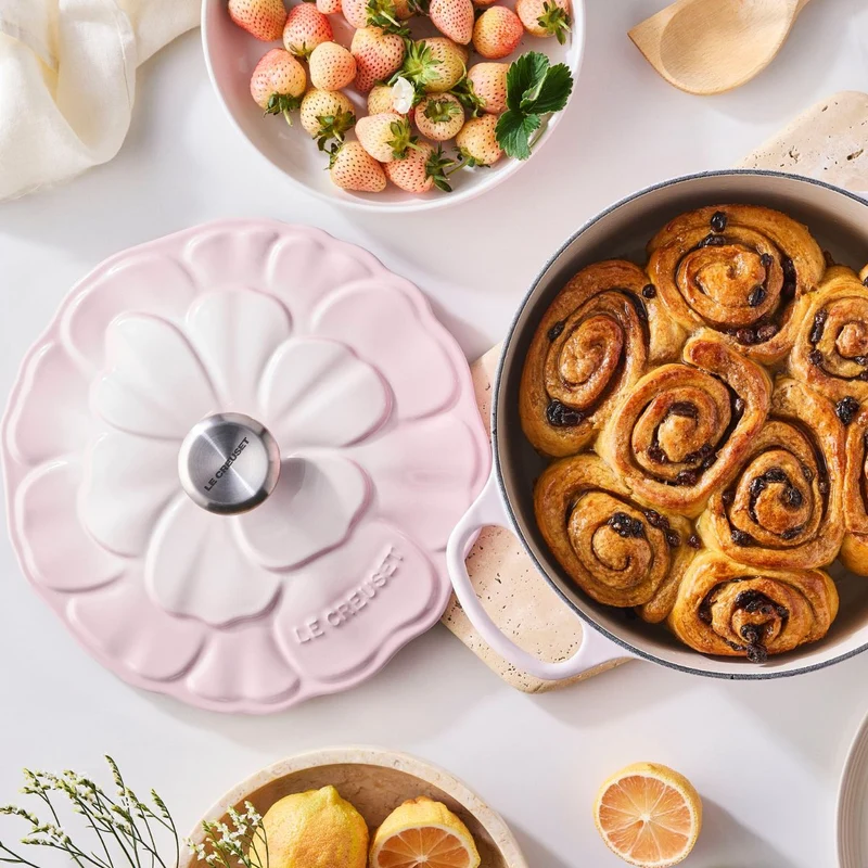 Cocotte redonda de hierro Pétalo Le Creuset