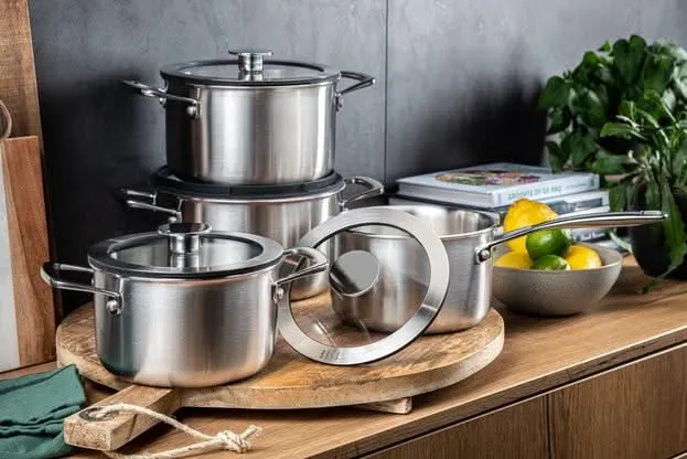 DUCQ Topfset - Stieltopf ø 16, 18, 20 cm & Stieltopf ø 16 cm + Deckel - Induktion - Downdraft - Edelstahl - 4-teilig