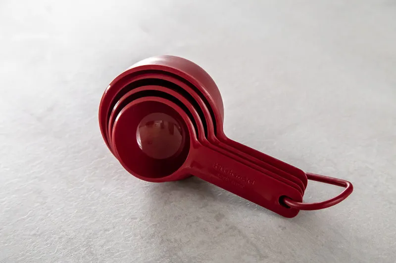KitchenAid Maßlöffel-Set Core Kaiserrot Kunststoff 4-teilig - 237/118/79/59 ml