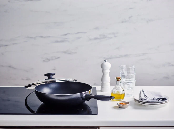 Beka Wok-Pfanne mit Glasdeckel Pro Induc ø 28 cm - keramische Antihaftbeschichtung