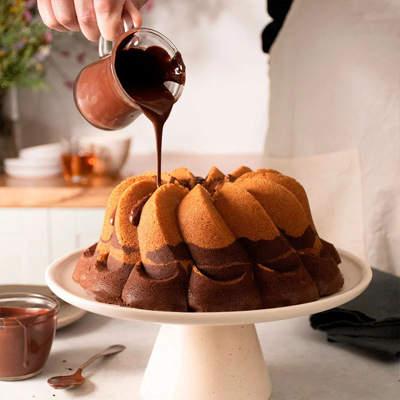 Molde Pirouette dorado Bundt Nordic Ware