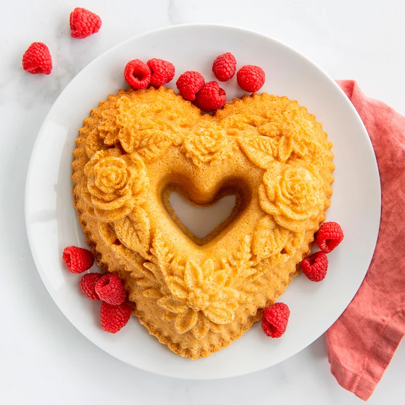 Molde corazón floral Bundt Nordic Ware