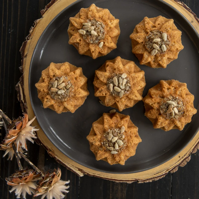 Molde Sunflower Nordic Ware