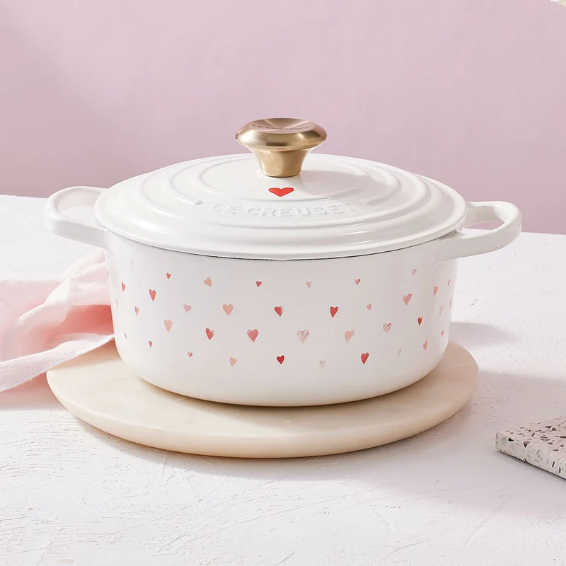 Cocotte redonda con corazones Le Creuset