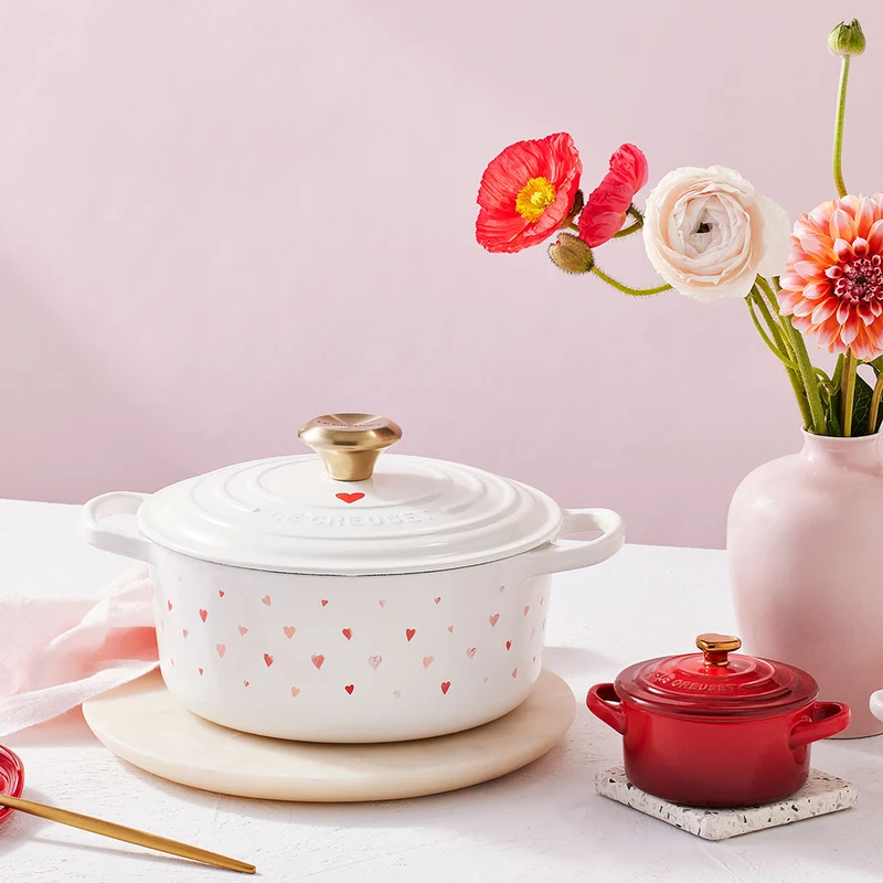 Cocotte redonda con corazones Le Creuset