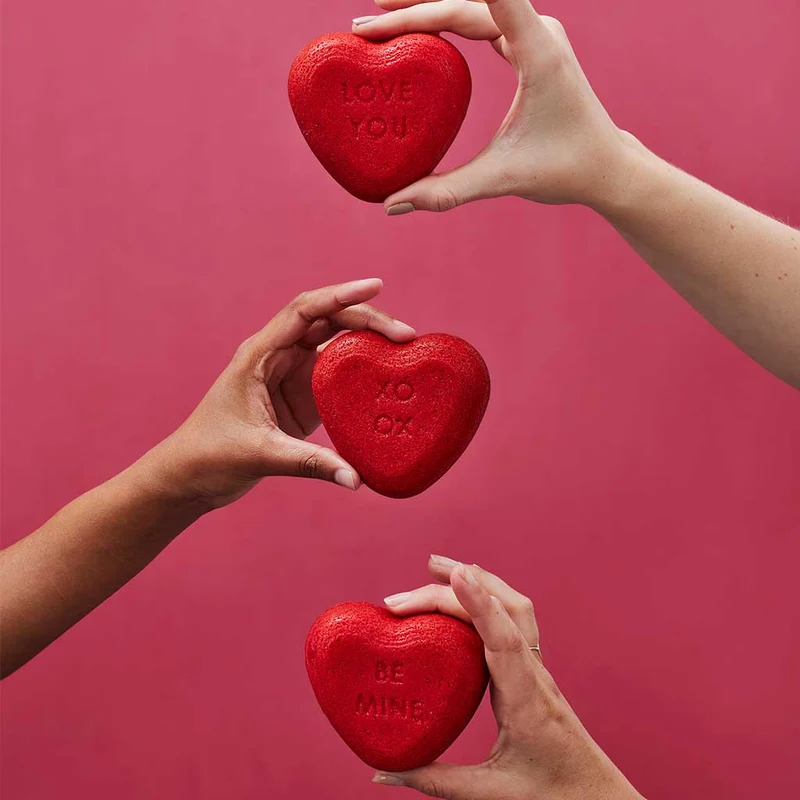 Molde 6 bizcochos corazón con mensaje Le Creuset