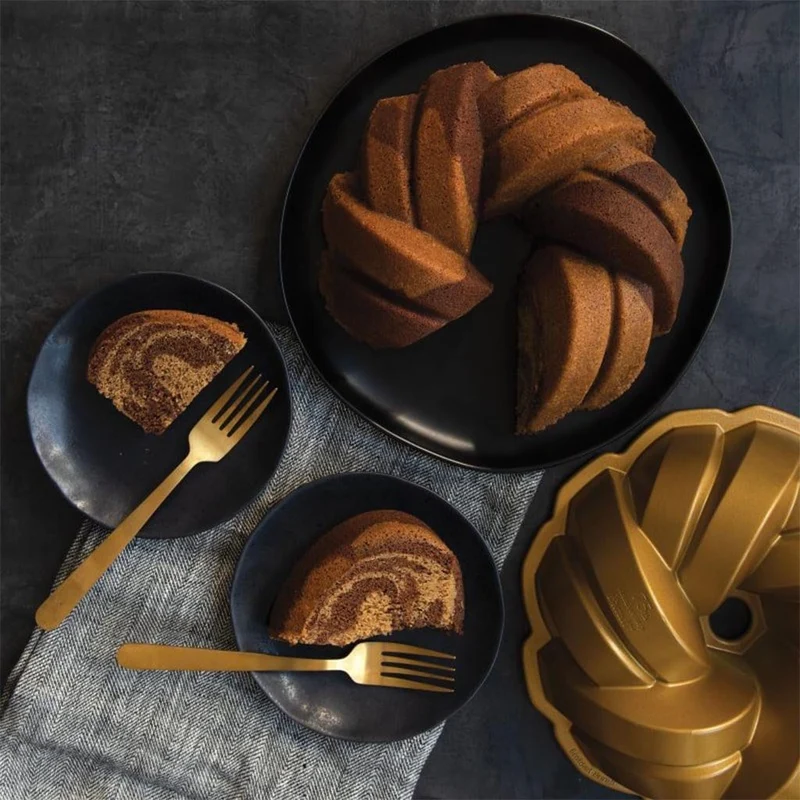Molde Braided Bundt Pan Nordic Ware 75º Aniversario