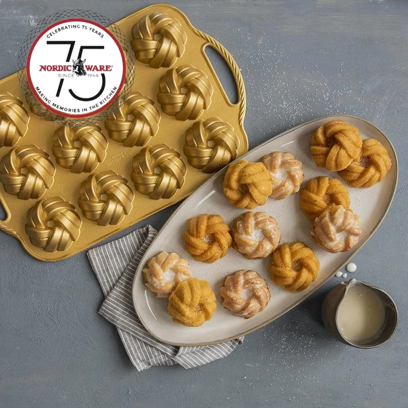 Molde Braided Bundtlette Pan Nordic Ware 75º Aniversario