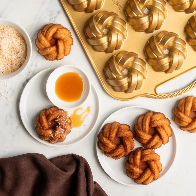Molde Braided Bundtlette Pan Nordic Ware 75º Aniversario