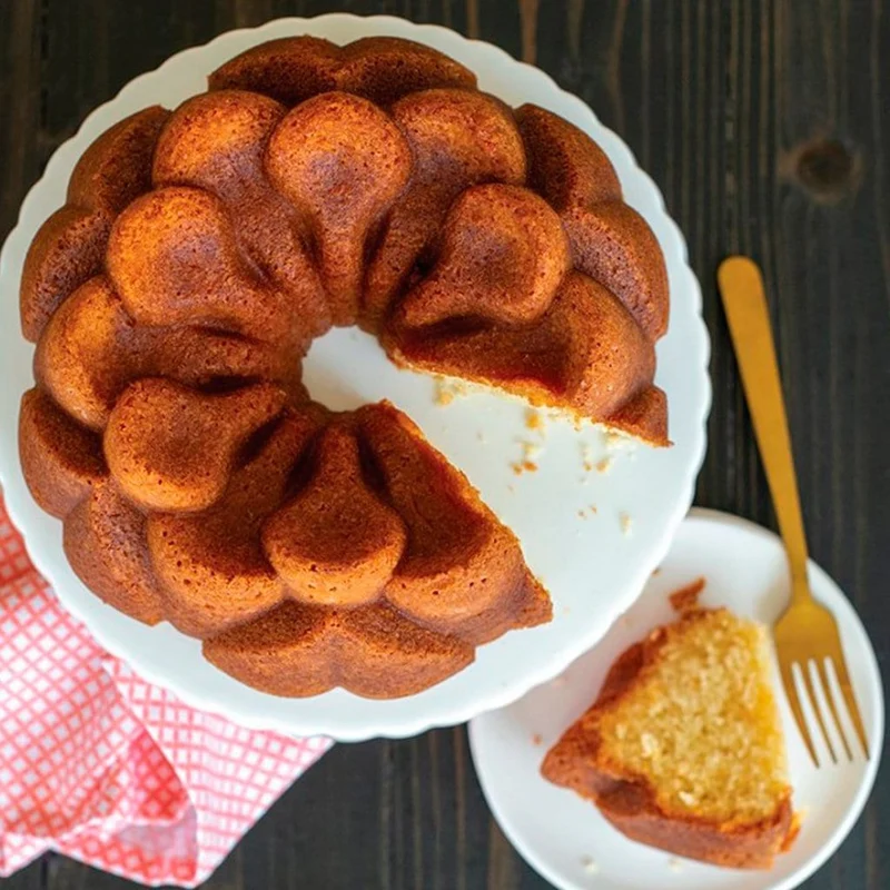 Molde Magnolia Bundt Nordic Ware