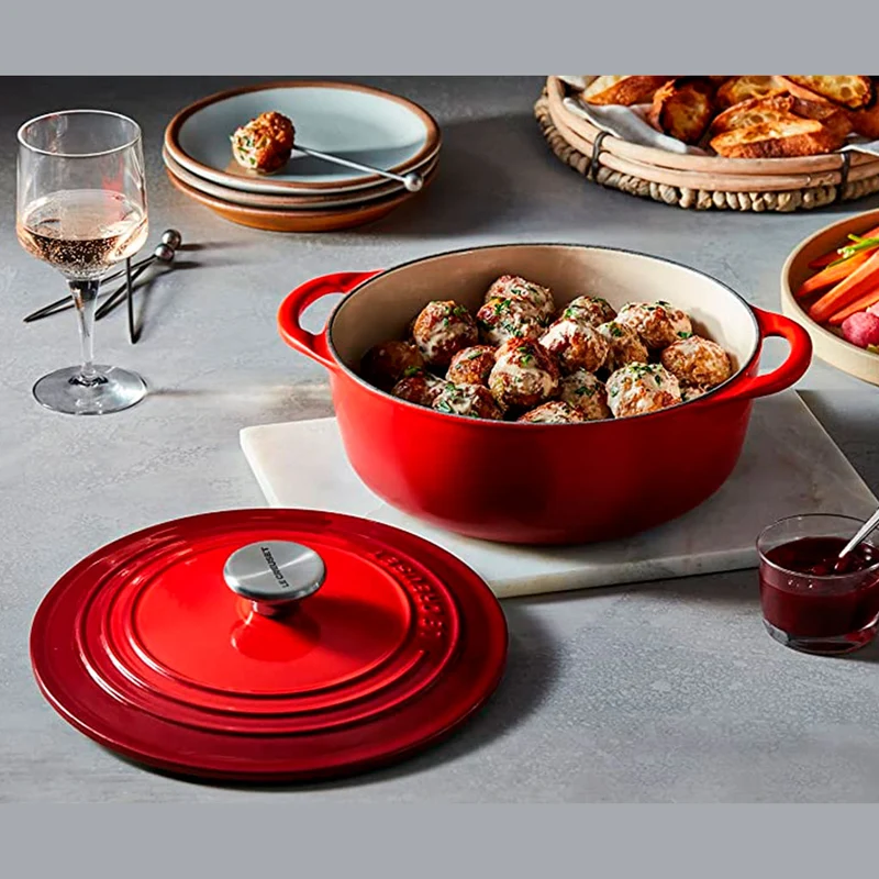 Cocotte redonda baja Signature Le Creuset