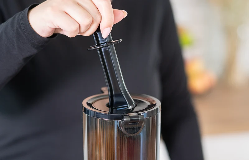 Slow Juicer Sam