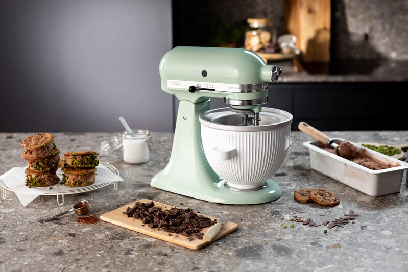 KitchenAid 4,8 L 5KSM175 Artisan Küchenmaschine Breadlover mit Messerschmidt Getreidemühlenvorsatz + Brotbackschüssel