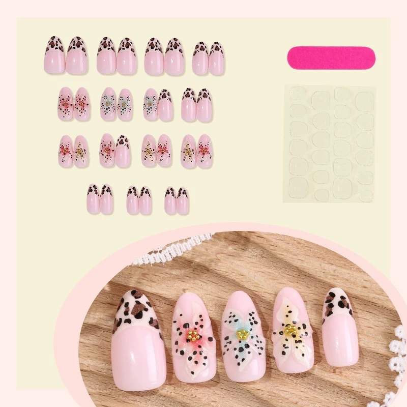 Stylisches Tierdruck Press-On Nagelset Karnz
