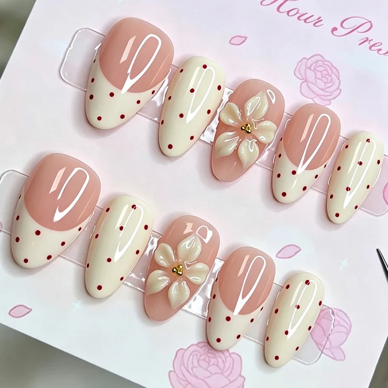 Premium dekorierter Press-On-Nagelset Karnz