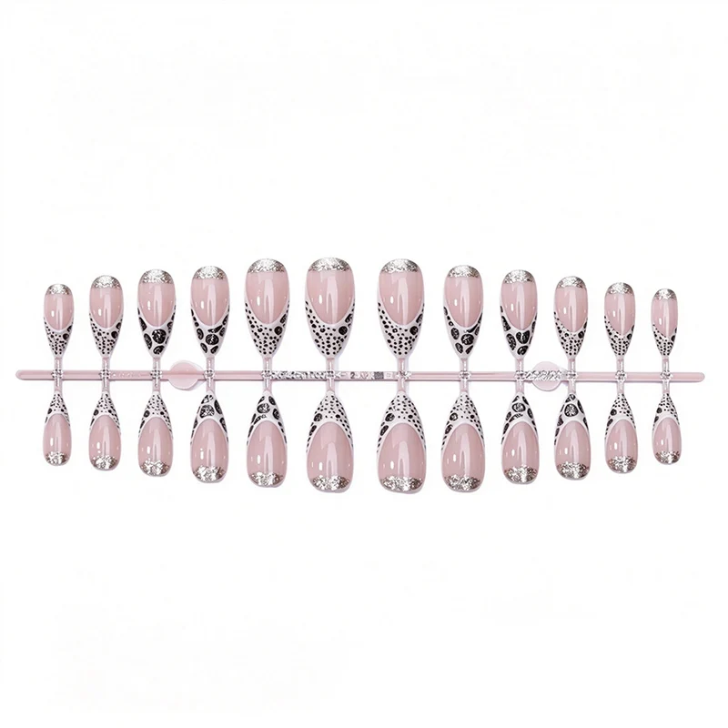 Glamouröse Stiletto Nagelkunst Karnz