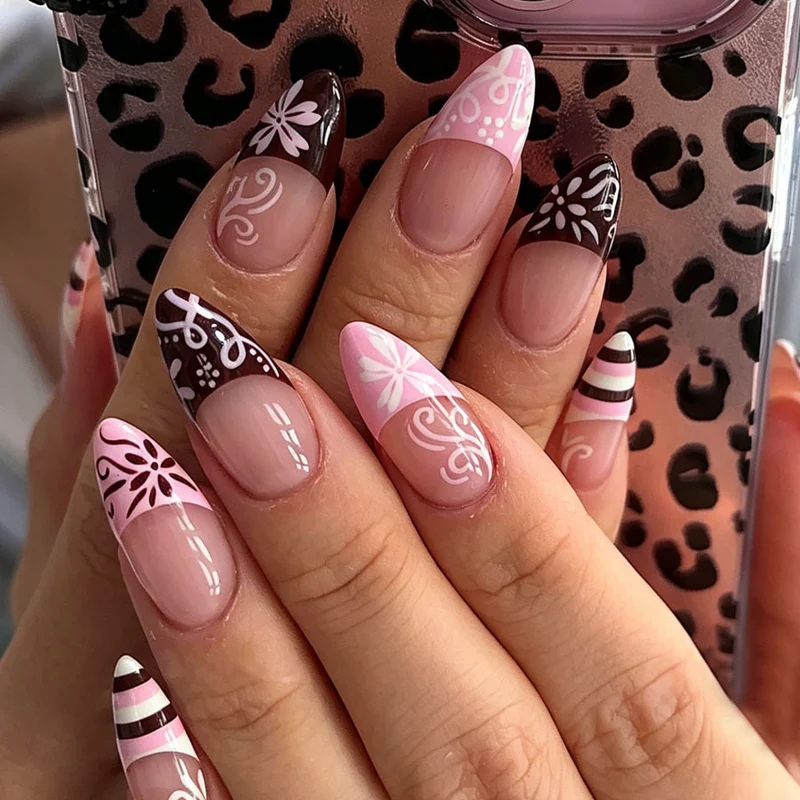 Elegantes Stiletto Nagelkunst Set Karnz