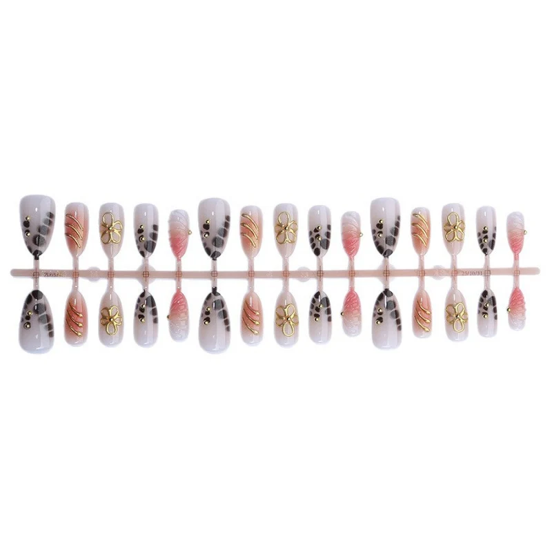 Elegantes Press-On Nail Art Set Karnz