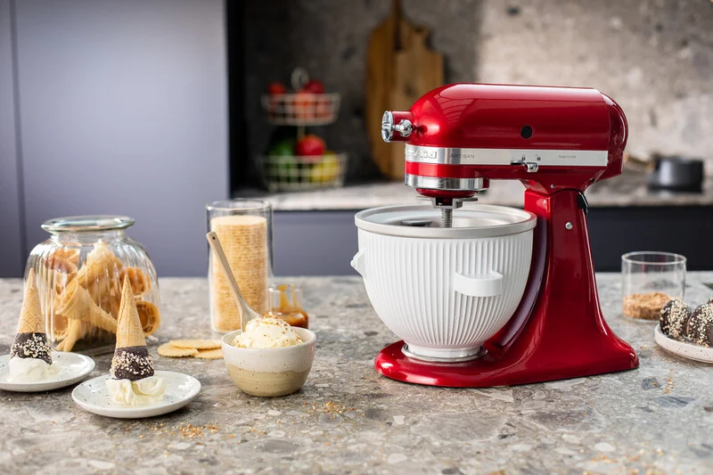 KitchenAid 4,8 L 5KSM175 Artisan Küchenmaschine Beginnerset mit Gemüseschneider