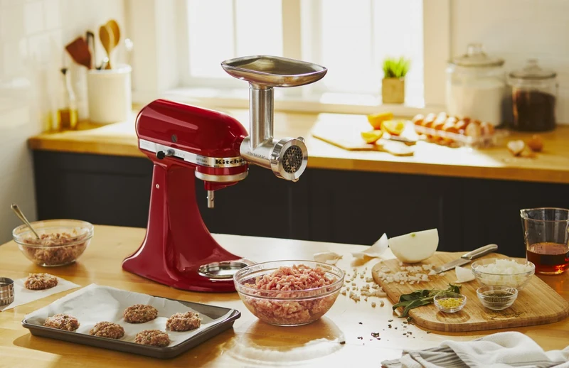 KitchenAid Metallfleischwolf Set mit Westmark Spritzgebäckvorsatz + 5KSMMGA Gr. 8