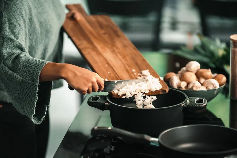 Gastrolux Guß Bratentopf EVO mit innovativer mineralischer Beschichtung