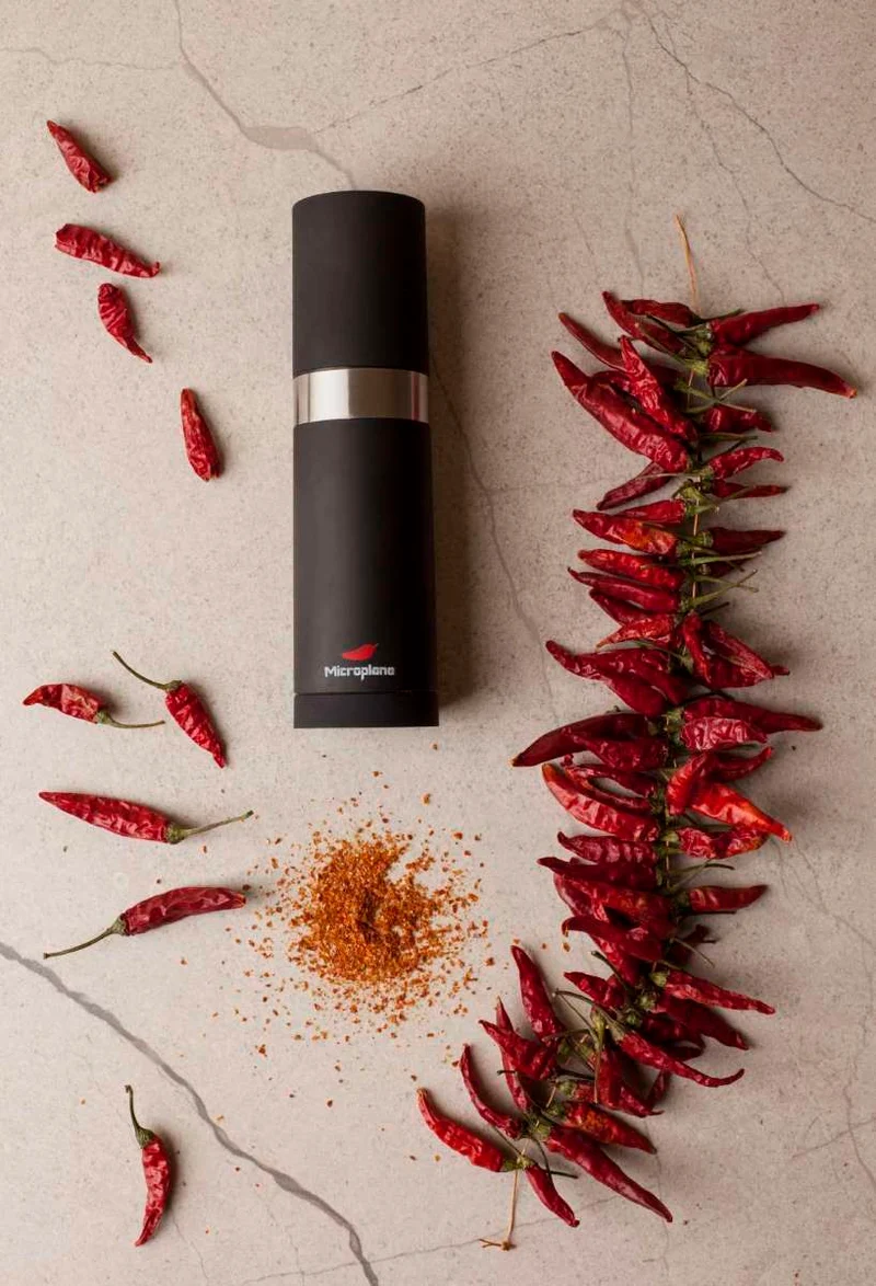 Microplane Chili Mühle und Reibe