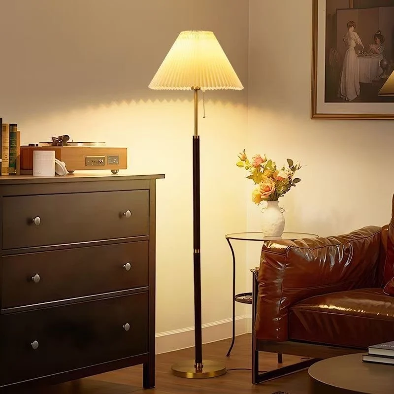 Elegante moderne Stehlampe