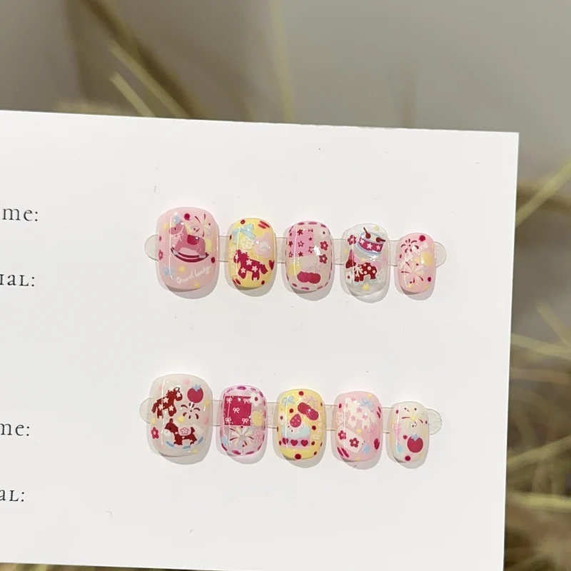 Verspielt Thematisiertes Press-On Nageldesign Set