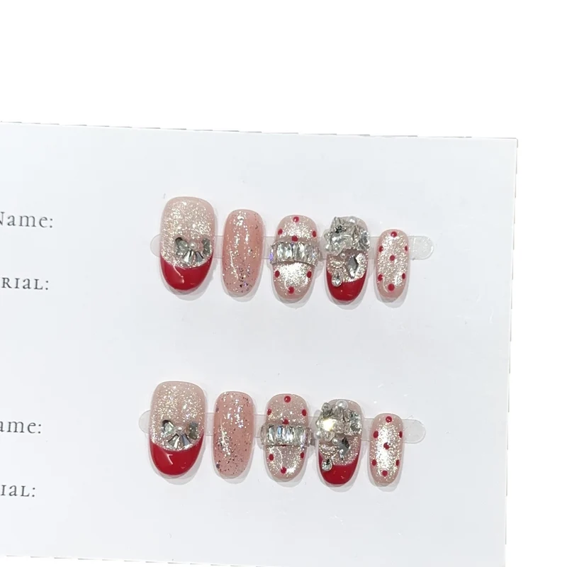 Stilvolles mit Strass verziertes Press-On-Nagel-Set