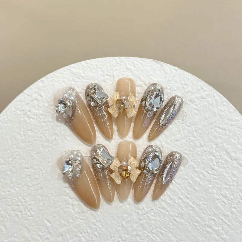 Stylisches Dekoratives Press-On Nagelkunstset