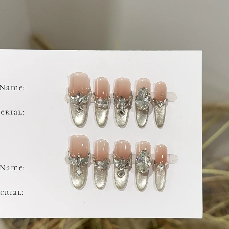 Glänzendes, mit Strass verziertes Press-On-Nagel-Set