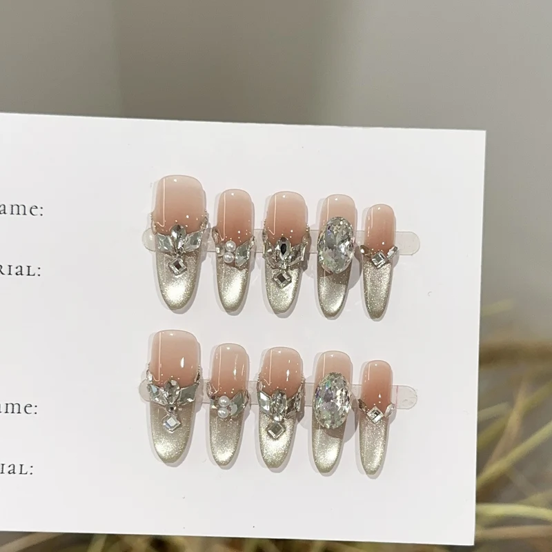 Glänzendes, mit Strass verziertes Press-On-Nagel-Set