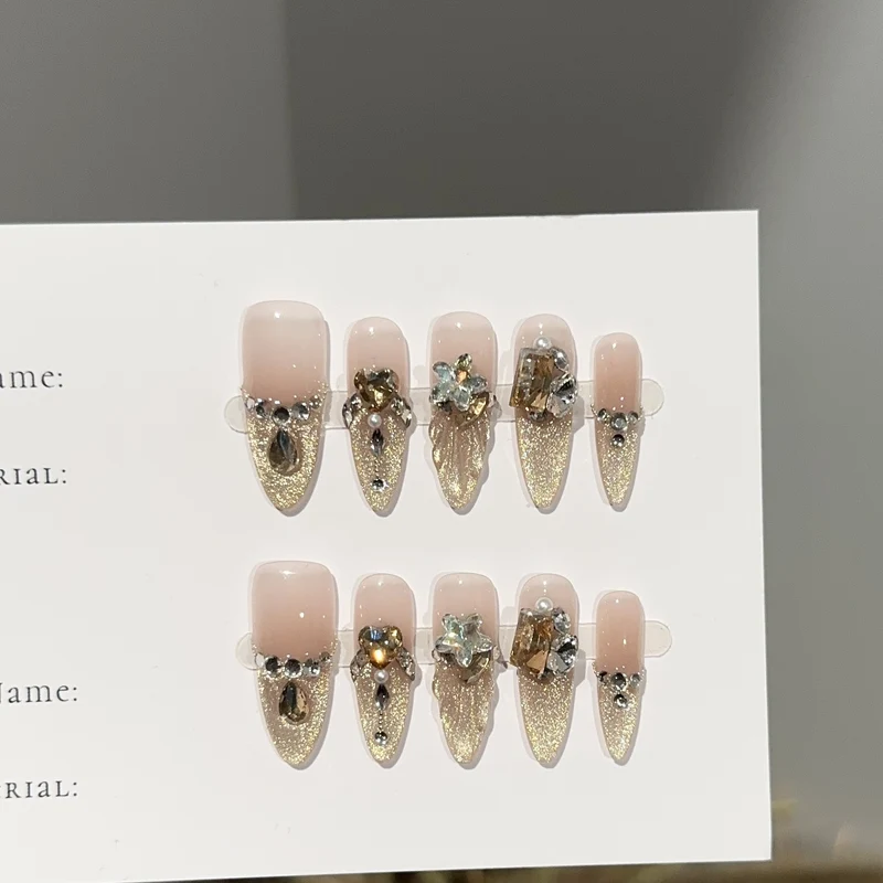 Premium Dekorativer Nagelset