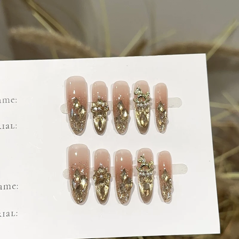 Luxuriös dekorative Press-On-Nagelset