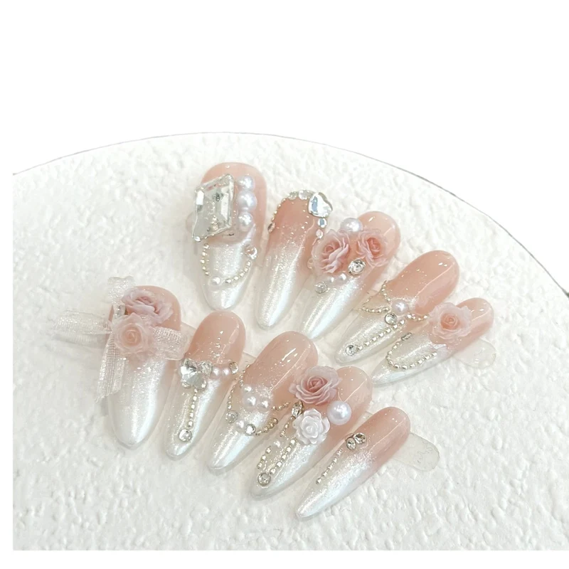Luxuriöses mit Blumen verziertes Press-On Nagelset