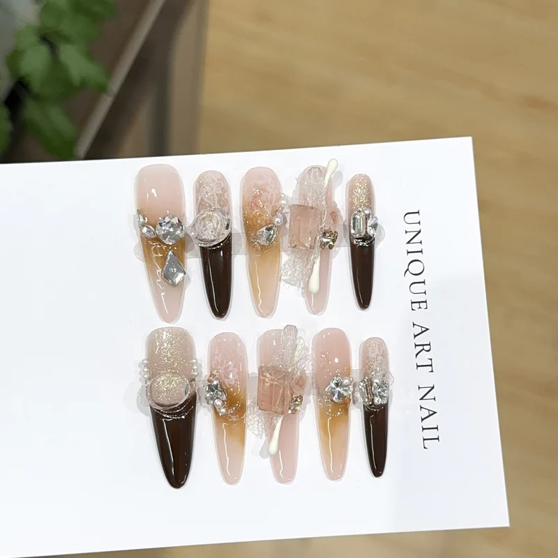 Luxuriöses Dekoratives Press-On Nail Art Set