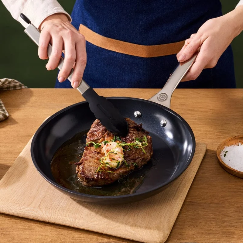 Le Creuset - Bratpfanne Essential Antihaft 30 cm
