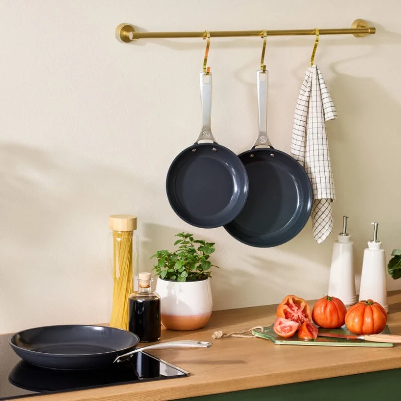 Le Creuset - Bratpfanne Essential Antihaft 24 cm
