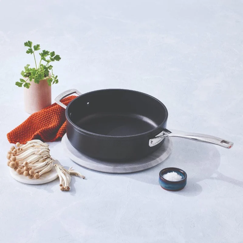 LeCreuset - Schmorpfanne mit extra Griff 26cm 3,8l