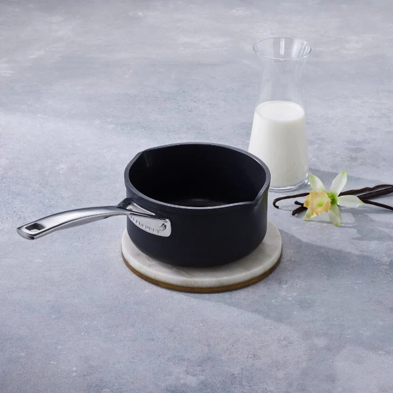 LeCreuset - Topf mit Ausgießer 16cm 1,6l