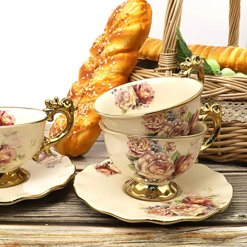 Wunderschönes Tee-Set, 15-teilig in Beige-Gold
