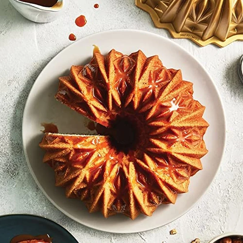 Himmlische Backform Cut Crystal Bundt Aluminium Gold