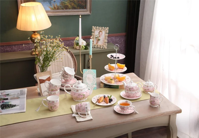 London Boutique Teekanne und Tasse, Porzellan in wunderschöner Geschenkbox