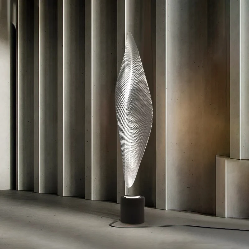 Künstlerische Stehlampe
