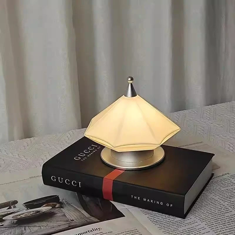 Künstlerische Weihnachtsbaum Tischlampe