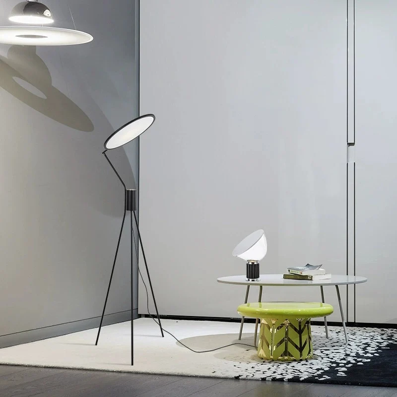 Verstellbare LED Stehlampe